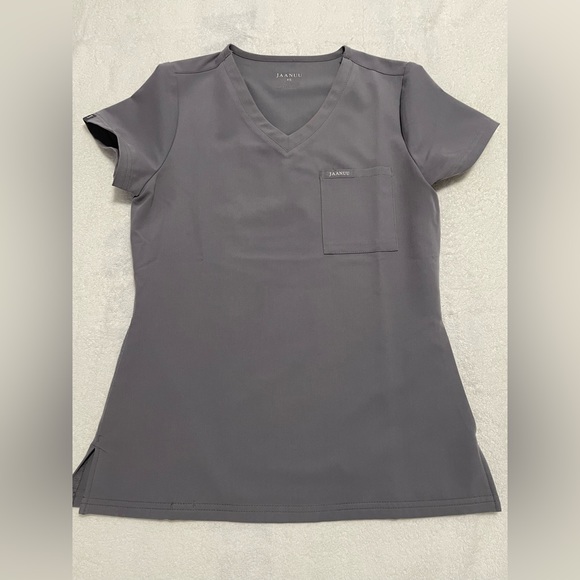 Jaanuu uniform top - Picture 1 of 4